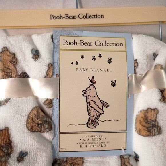 Winnie the Pooh Bear Collection Baby Blanket 40x30 Brand New with Hanger - Picture 2 of 4